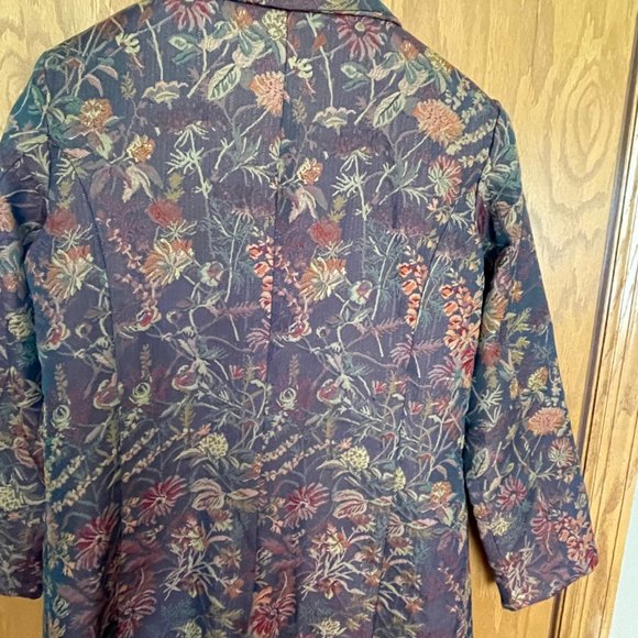 COLDWATER CREEK Women's Blazer. Multi-colored Tapestry Pattern. Size 12. - Picture 2 of 5